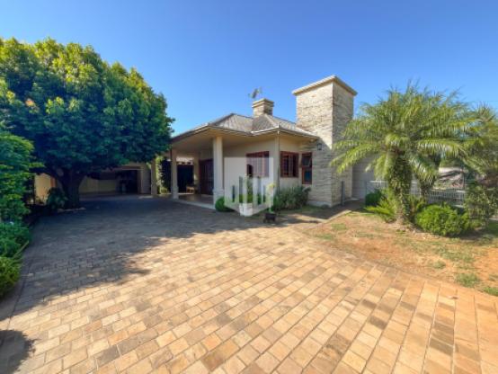 Casas e Sobrados com 3 quartos, 754,00 m², à venda - Concórdia - Ivoti