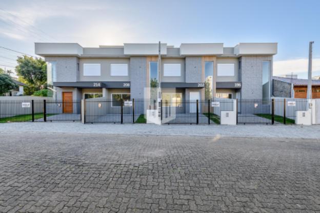 Casas e Sobrados com 3 quartos, à venda - Oeste - Sapiranga